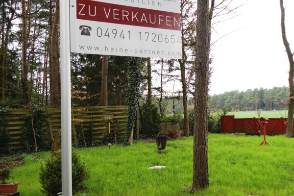 Maklergalgen Mast mit Schild Kugel